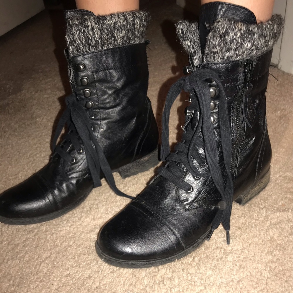 Combat boots